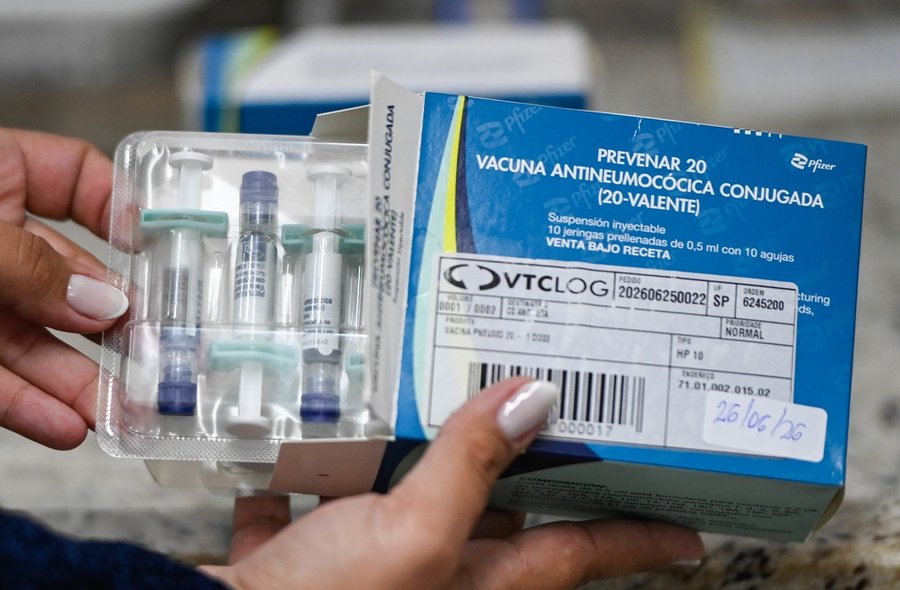 Campinas começa a vacinar idosos a partir de 85 anos com a Pneumo 20