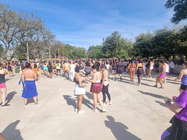 Lagoa do Taquaral recebe edição do Domingo Fitness com dança e música