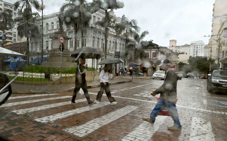 Após fortes chuvas, Prefeitura mobiliza 140 pessoas para manutenção da cidade no final de semana