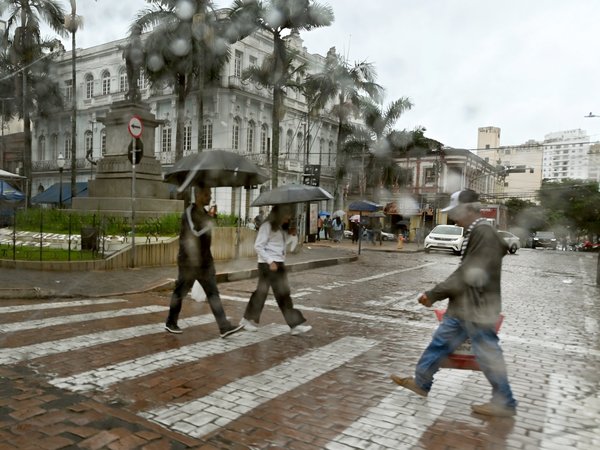 Após fortes chuvas, Prefeitura mobiliza 140 pessoas para manutenção da cidade no final de semana