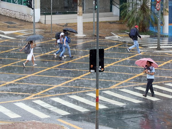Campinas mantém equipes mobilizadas e registra 30 ocorrências após chuva de domingo